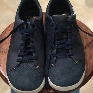 Clark’s artisan trigenic leather sneakers size 11